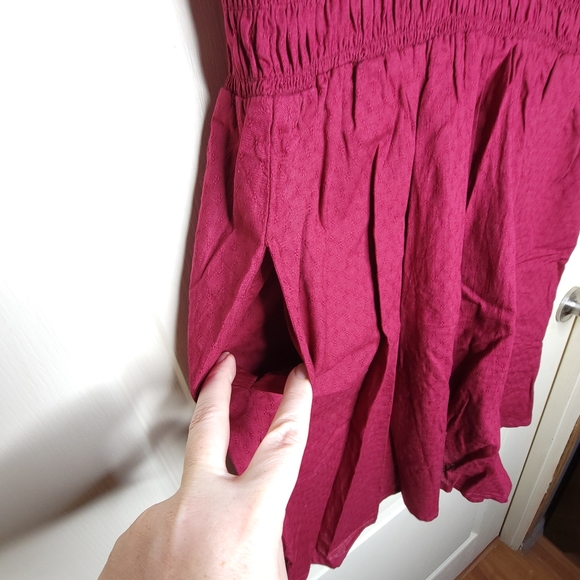Universal Thread Women's Small Burgandy Ruffled Sleeve Dress - Picture 5 of 8